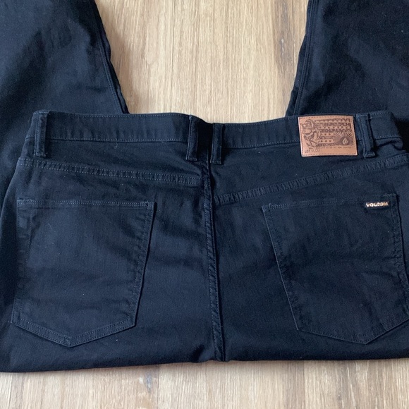 Volcom Jeans - Picture 2 of 3